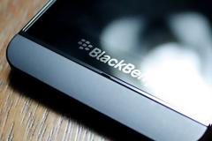 ΔΕΙΤΕ: Το νέο Blackberry μοιάζει εκπληκτικά με το iPhone της Apple