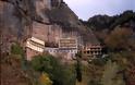 Σύνθετα τουριστικά καταλύματα από την Ιερά Μονή Μεγάλου Σπηλαίου στα Καλάβρυτα