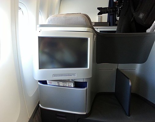 Η Lufthansa αποκαλύπτει την business class του νέου Boeing 747-8! Έχει σχεδόν κανονικά κρεβάτια... - Φωτογραφία 4