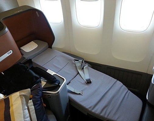 Η Lufthansa αποκαλύπτει την business class του νέου Boeing 747-8! Έχει σχεδόν κανονικά κρεβάτια... - Φωτογραφία 6