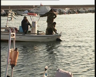 Στους 21 οι νεκροί από το ναυάγιο στη Μυτιλήνη - Βρέθηκε ένα ακόμη πτώμα - Φωτογραφία 1