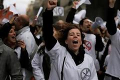 Ισπανία: «Λευκή παλίρροια» κατά των περικοπών στην Υγεία