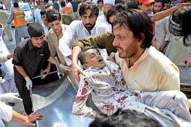 Πακιστάν: 17 νεκροί από βομβιστική επίθεση σε αγορά - Φωτογραφία 1