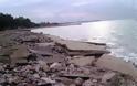 Πάτρα: Κομμάτια ο δρόμος στην παραλιακή του Ρίου - Σαν να έπεσε βόμβα - Δείτε φωτο