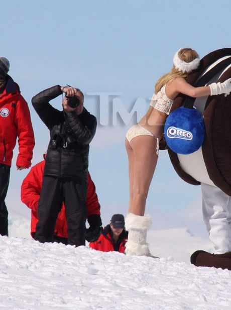 Η Kate Upton ποζάρει με μπικίνι στην Ανταρκτική (και οι πάγοι λιώνουν) - Φωτογραφία 7