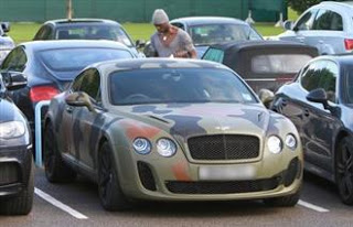 Δείτε το αυτοκίνητο του Mario Balotelli που κάνει τους περαστικούς να χαζεύουν!! (pics) - Φωτογραφία 2