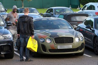 Δείτε το αυτοκίνητο του Mario Balotelli που κάνει τους περαστικούς να χαζεύουν!! (pics) - Φωτογραφία 5