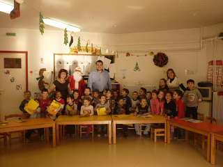 «Ευχές και δώρα μοίρασε στα παιδιά των Παιδικών Σταθμών του Δήμου Αχαρνών, ο Πρόεδρος της Δημοτικής Φροντίδας, κος Μιχάλης Βρεττός» - Φωτογραφία 1