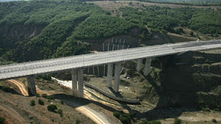 Εγνατία Οδός: Υπεγράφη η σύμβαση για τη σταθεροποίηση της Γέφυρας Περιστερίου - Φωτογραφία 1