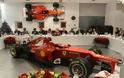 Ευχές και ‘πολιτικά’ μηνύματα από την Ferrari