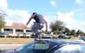 Carkour: Η ηλίθια τέχνη του να πηδάς αυτοκίνητα εν κινήσει...(Βίντεο)