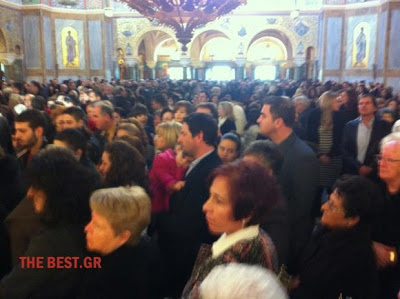 Πάτρα: Πλήθος πιστών στη Χριστουγεννιάτικη λειτουργία στον Άγιο Ανδρέα - Δείτε φωτο - Φωτογραφία 8