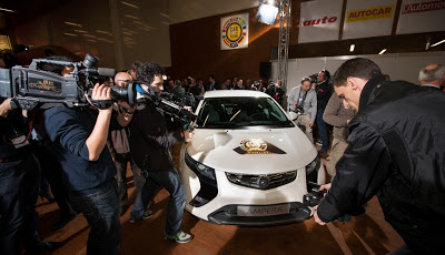 Διακρίσεις 2012: ‘Αυτοκίνητο της Χρονιάς’ και ‘Auto Trophy’ στο Ampera, ‘Χρυσό Τιμόνι’ στο Zafira Tourer και ‘Auto Trophy’ στο ADAM - Φωτογραφία 1