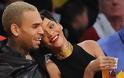 Μέσα στα μέλια η Rihanna με τον Chris Brown