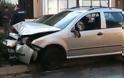 Αγρίνιο: Αυτοκίνητο καρφώθηκε πάνω σε κολώνα - Δείτε φωτο - Φωτογραφία 2