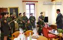 Κάλαντα από στρατιώτες του ΚΕΜΧ στον δήμαρχο Ναυπλιέων - Φωτογραφία 3
