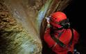 Παγωμένο σπήλαιο ανακάλυψαν επιστήμονες - Φωτογραφία 4