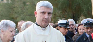 Ιταλός ιερέας αποκαλεί τις γυναίκες «δαίμονες» - Φωτογραφία 1