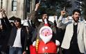 Toυρκία: Διαδήλωσαν εναντίον του Αϊ Βασίλη!