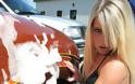 Αιθέριες θηλυκές υπάρξεις πλένουν αυτοκίνητα...Απολαύστε τις: