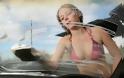 Αιθέριες θηλυκές υπάρξεις πλένουν αυτοκίνητα...Απολαύστε τις: - Φωτογραφία 11