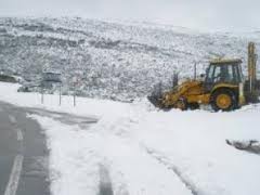 Χιονίζει στα Χάνια Πηλίου! Κλειστός ο δρόμος για τη Ζαγορα λόγω καθίζησης! - Φωτογραφία 1
