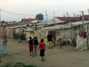 Εκκενώθηκε οικισμός Ρομά στην Καρδίτσα - Φωτογραφία 1