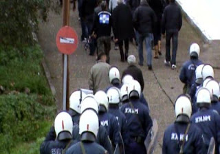 Ηρέμησαν τα πνεύματα με Χρυσαυγίτες - αντιεξουσιαστές - Φωτογραφία 2