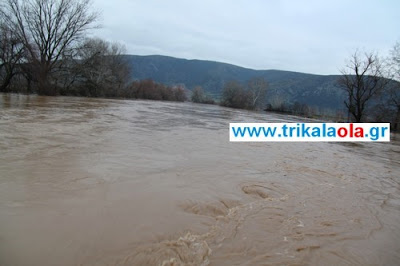 Θάλασσα ο κάμπος από τη σημερινή πλημμύρα του Πηνειού σε Τρίκαλα – Καρδίτσα - Φωτογραφία 3