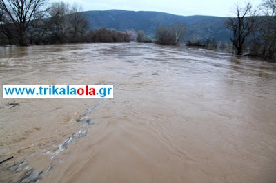 Θάλασσα ο κάμπος από τη σημερινή πλημμύρα του Πηνειού σε Τρίκαλα – Καρδίτσα - Φωτογραφία 5