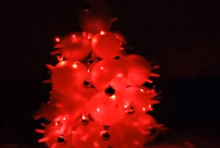 Ένα διαφορετικό χριστουγεννιάτικο δέντρο! [Video] - Φωτογραφία 1