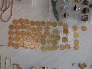 Έφοδος σε ενεχυροδανειστήριο στο Ηράκλειο αποκάλυψε κλεμμένα κοσμήματα αξίας άνω των 300.000 ευρώ - Φωτογραφία 1