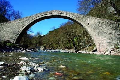 Ελάτη - Περτούλι: Ζωγραφισμένα με καταπράσινα ελατοδάση και κρυστάλλινα νερά - Φωτογραφία 33