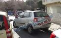 Πρέβεζα: Το παρκάρισμα του 2012 - Με την μια ρόδα στον... αέρα - Φωτογραφία 2