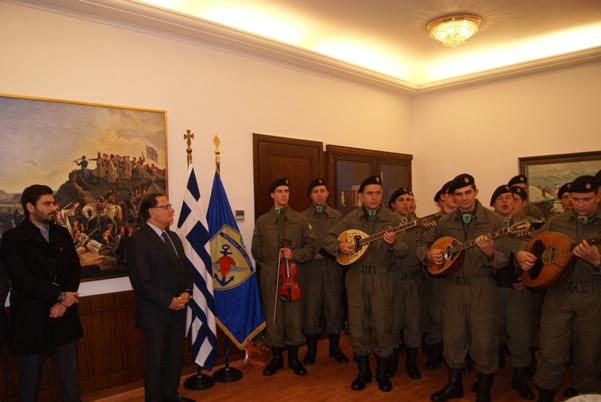 Δήλωση Υπουργού Εθνικής Άμυνας κ. Πάνου Παναγιωτόπουλου μετά τα κάλαντα για την εορτή της Πρωτοχρονιάς στο Υπουργείο Εθνικής Άμυνας - Φωτογραφία 1