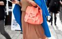 Fashion trend: Βάλτε χρώμα στην τσάντα σας ακόμη και το χειμώνα - Φωτογραφία 11