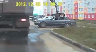 ΒΙΝΤΕΟ-Μην παρκάρετε παράνομα στην Ρωσία - Φωτογραφία 1