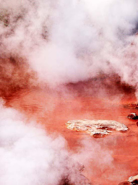 Blood Pond Hell, Η Λίμνη Που Επικοινωνεί Με Τη Κόλαση ... - Φωτογραφία 4