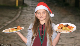 Δεκάχρονη προσέφερε χριστουγεννιάτικα γεύματα σε άστεγους - Φωτογραφία 1