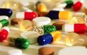 Τον κώδωνα του κινδύνου κρούει η ΠΕΦ, διαπιστώνοντας λάθη στο δελτίο τιμών φαρμάκων. Σε πτώση οι πωλήσεις φαρμάκων το 2012 στην Ελλάδα