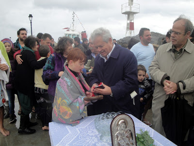 Με ευλάβεια ο Αγιασμός των υδάτων στο Μαλεβίζι - Φωτογραφία 2