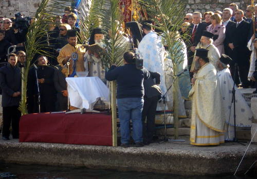 Απίστευτο! Έφυγε Μητροπολίτης από τον αγιασμό - Δείτε τον απίστευτο λόγο! - Φωτογραφία 2