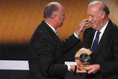 Ισπανική κορυφαία ενδεκάδα, κορυφαίος προπονητής ο Ντελ Μπόσκε, καλύτερο γκολ ο Στοχ
