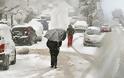 Χιονίζει από το πρωί στην Αττική - Στην «κατάψυξη» η χώρα