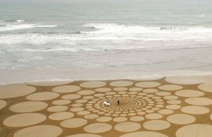 Εκπληκτικές ζωγραφιές στην άμμο! - Φωτογραφία 1