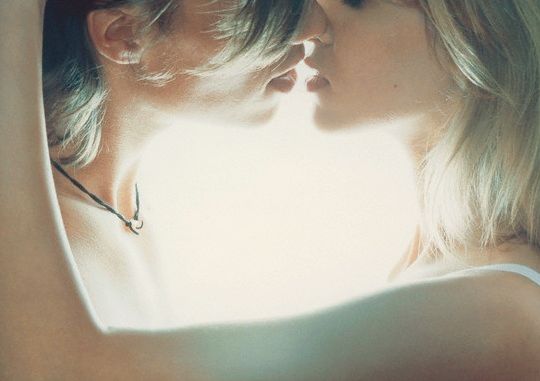 Αυστηρά για Άντρες: Άλλαξέ της τα φώτα με το σωστό φιλί - Φωτογραφία 3