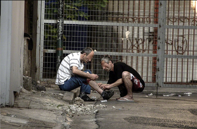 Ο θάνατος πλανάται στους δρόμους της Αθήνας! (Σοκαριστικές φωτογραφίες) - Φωτογραφία 12