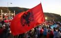 «Ερυθρόμαυρη Συμμαχία»: Δημοψήφισμα για την ενοποίηση με το Κόσοβο