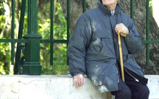 Κρήτη: Συγκίνηση για τον παππού που δεν είχε λεφτά ούτε για ένα εισιτήριο λεωφορείου - Φωτογραφία 1