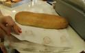 Βόλος: Ζητούν μπαγιάτικο ψωμί από τους φούρνους για να ξεγελάσουν την πείνα τους
